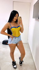 Corset Moldeador Tricolor – Selección Colombia | Estilo y Figura para el Mundial 2026